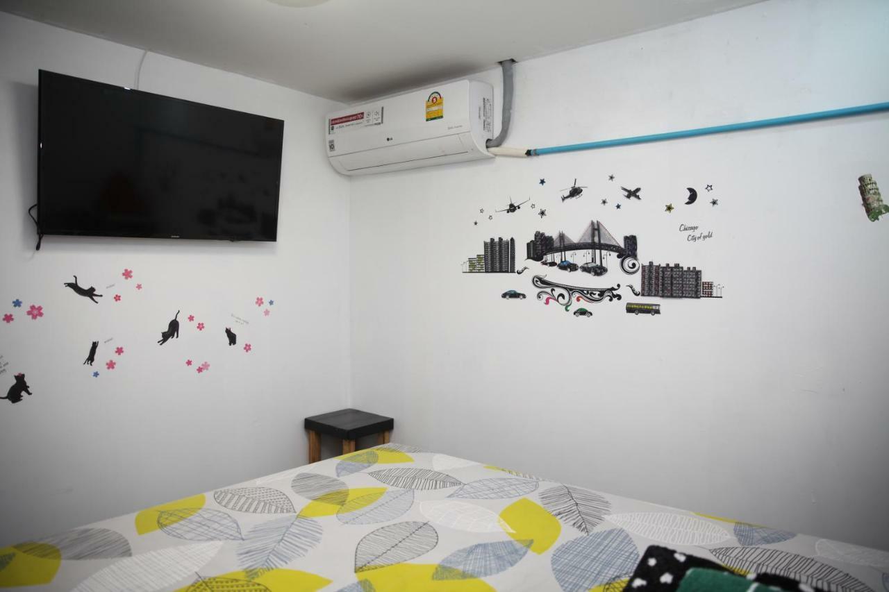Interpartie Hotel (Adults Only) Bangkok Kültér fotó