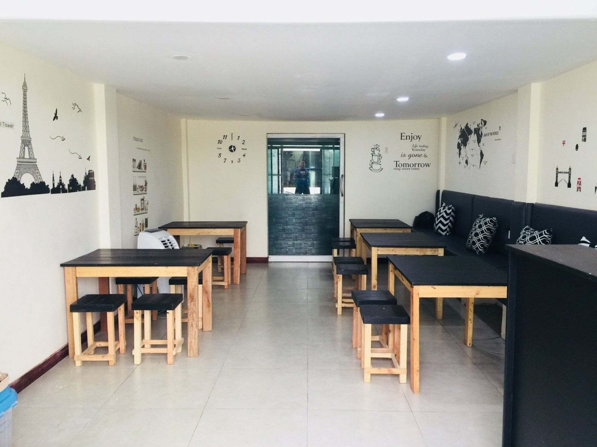 Interpartie Hotel (Adults Only) Bangkok Kültér fotó